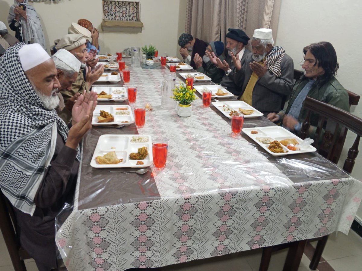 social_punjab's tweet image. محکمہ سماجی بہبود و بیت المال پنجاب کے زیرِ انتظام اداروں میں مقیم بچوں، خواتین اور بزرگوں کے لیے آج پُر خلوص اور خوشگوار ماحول میں افطار کا اہتمام کیا گیا۔
#MaryamNawazSharif #SohailShaukatButt #SocialWelfareDepartment #secretarysocialwelfare #GovtOfPunjab #dgsocialwelfare