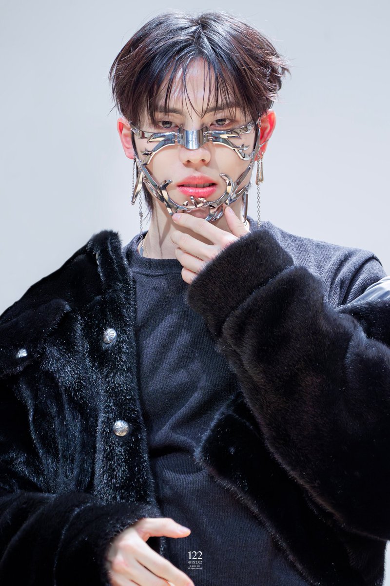 ovemyungsoo's tweet photo. i need kpop fans to discover THEE jang dongwoo... this man has it all. https://t.co/VMSO9MWKHi