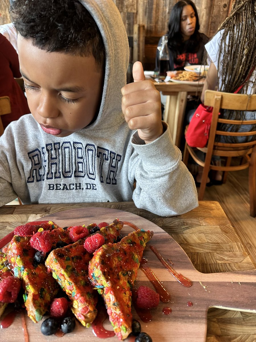 (Foots The King) tweet media