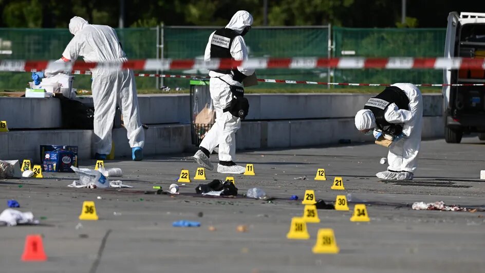 Angers (49) : jugé pour le meurtre de trois jeunes en 2022, un migrant soudanais au passé lié à une « police secrète » évoqué face à la précision de ses coups de couteau (MàJ)

 fdesouche.com/2026/03/18/ang…
