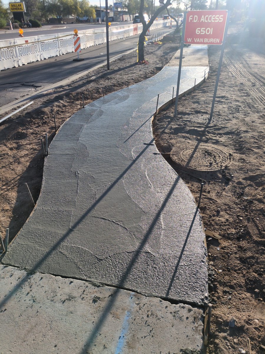 CompleteFleming's tweet photo. Progress on our Phoenix-area horizontal construction project.

Expanding walkways, curbs, and parking to improve safety, accessibility, and traffic flow. 

View more at https://t.co/4I4eDqRNID

#ParkingLotExpansion #CommercialConstruction https://t.co/cu6pYOH65A
