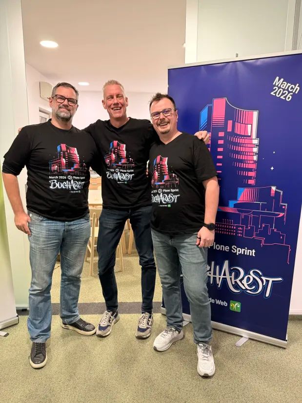 Plone CMS tweet media