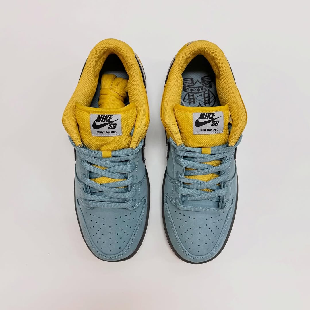 JustFreshKicks tweet media