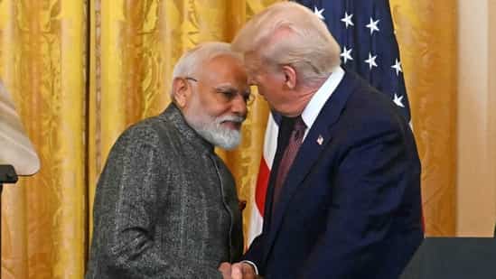 Summary of a  2025 geopolitics scenario: US-India alliance, regional conflict, and energy shifts