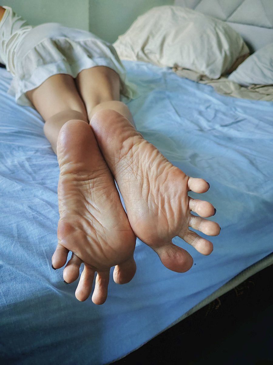 Feet Selector tweet media