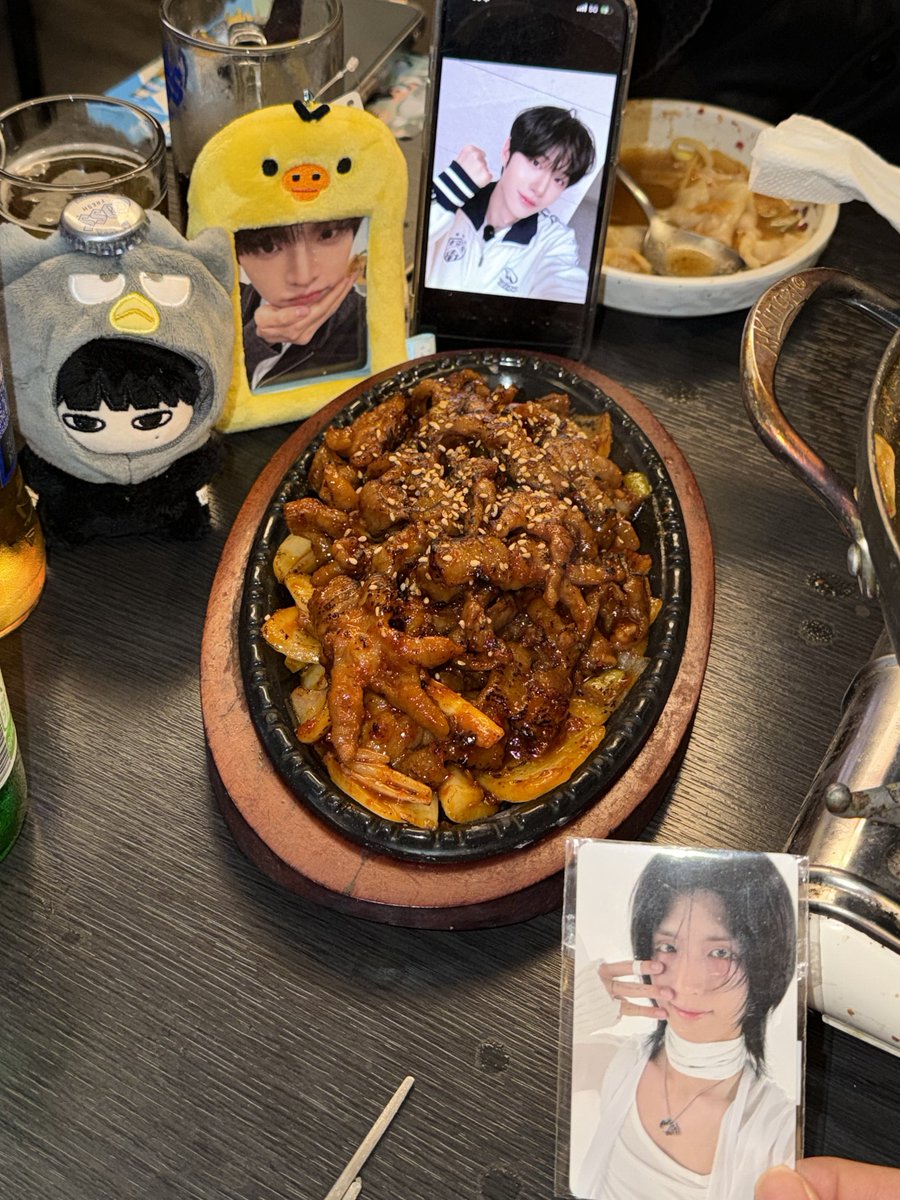 br5oc's tweet photo. 평생이러고놀자 https://t.co/MD2CTrnrN2