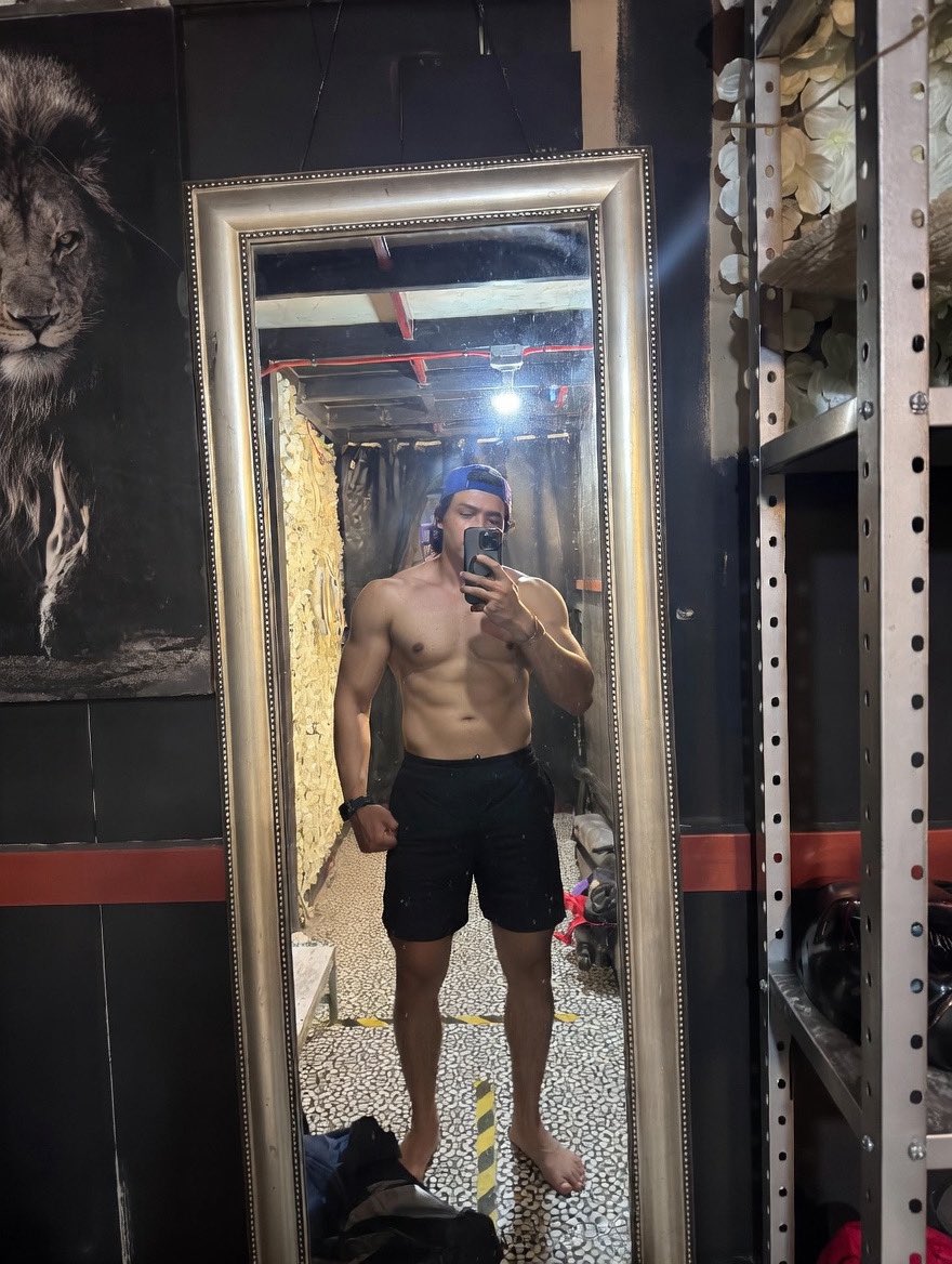 Una selfie en el camerino antes de darle a la bailada 

Selfie from the last weekend 🫶🏻

#gogodancer #stripper #onlyfans #onlyfansfitness <a href="/EncuentroGayMty/">Encuentro🏳️‍🌈GAY🏳️‍⚧️Monterrey</a>