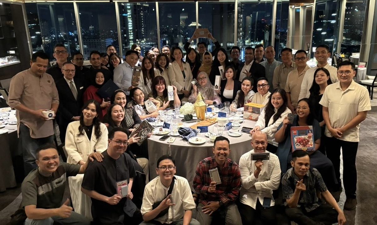 ericdafisca's tweet photo. Gonna miss this family. https://t.co/LyINXbDABs