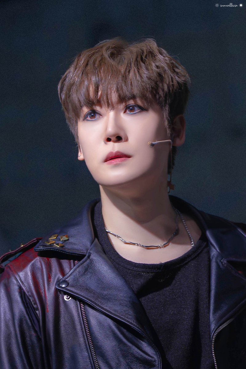 sunwillrise_pic's tweet photo. 260318 뮤지컬 <펑크>
커튼콜데이
글렌 / #양지원

이 노래가 끝날 때까지
이 도시가 무너질 때까지🎶 https://t.co/KseyCeYp5z