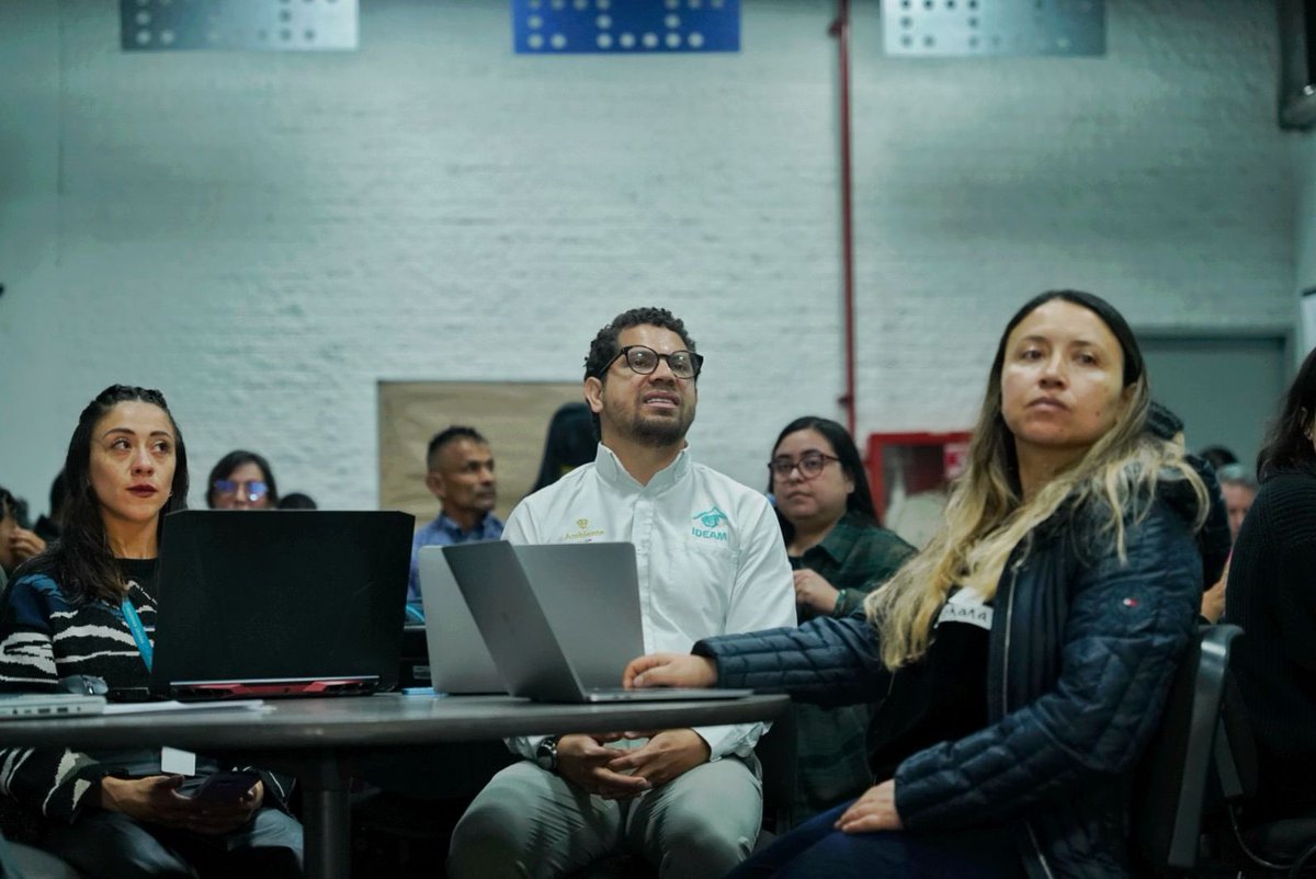 IDEAMColombia's tweet photo. #AEstaHora se desarrolla un nuevo taller de socialización y refinamiento del módulo de restauración del Sistema Nacional de Información Forestal (SNIF).

 Una jornada de trabajo junto a @MinAmbienteCo y @giz_gmbh, que busca fortalecer esta herramienta para el seguimiento a las acciones de restauración ambiental en Colombia. 🇨🇴🌿

#BosquesParaLaVida
