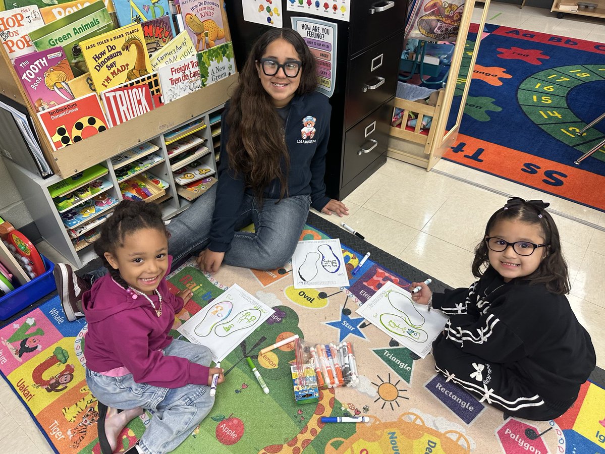 amandareardon_'s tweet image. We love time with our buddies! Today’s focus was all about fairness, both inside and outside the classroom. @NISDOtt #OttStars #OttWorldTour