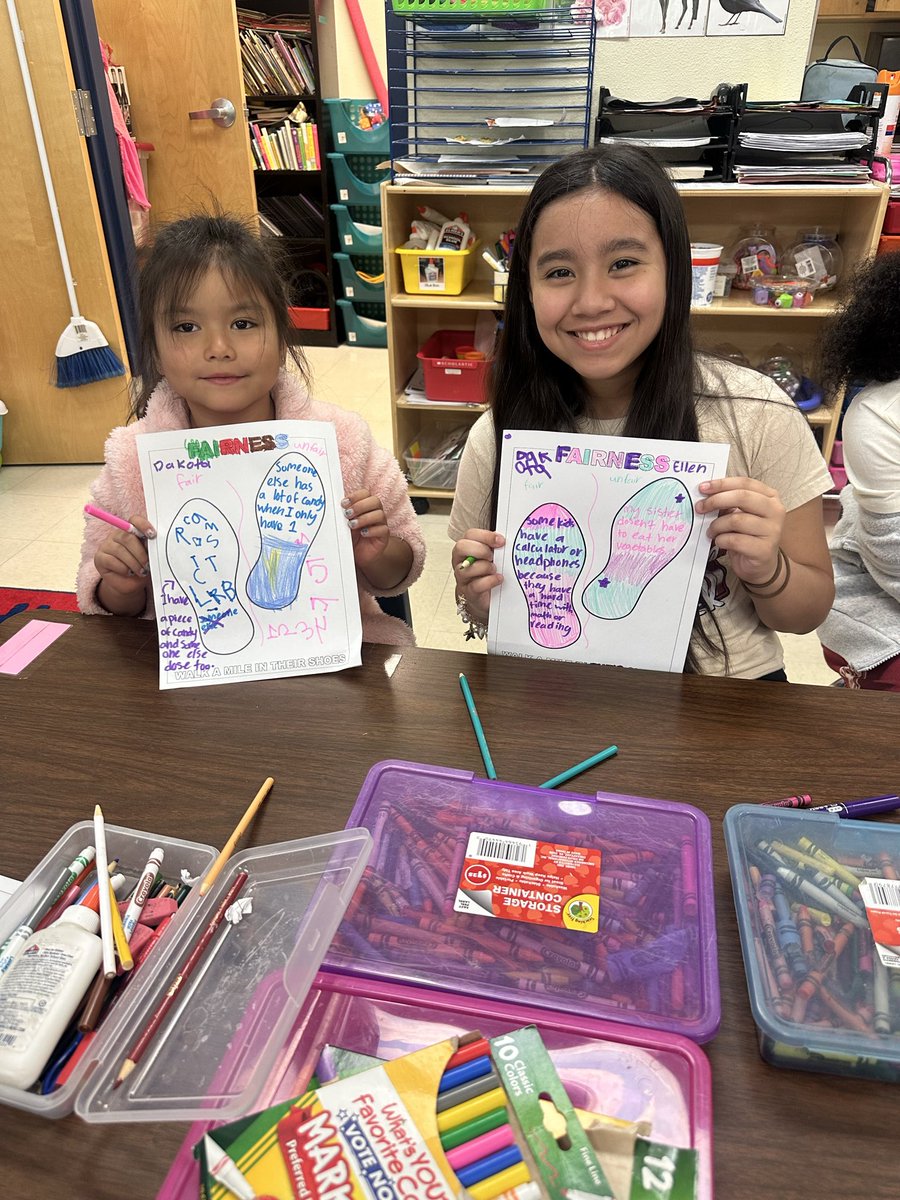 amandareardon_'s tweet image. We love time with our buddies! Today’s focus was all about fairness, both inside and outside the classroom. @NISDOtt #OttStars #OttWorldTour