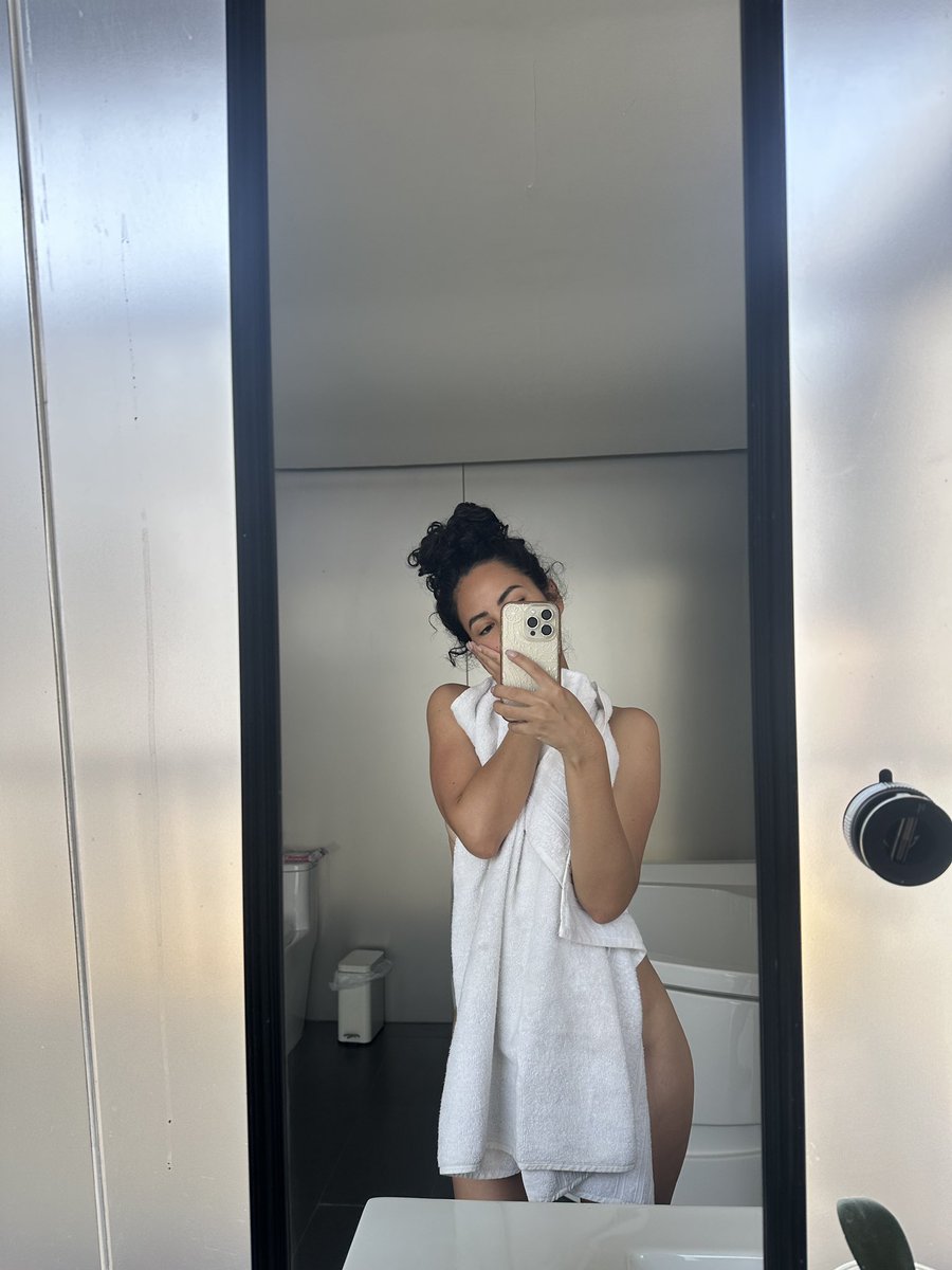 J’enlève la serviette à 400 likes 🤪🍑