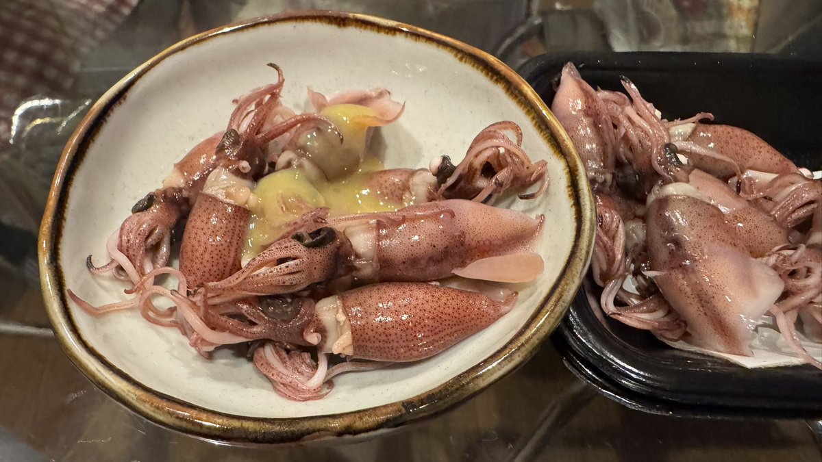 mammabusta's tweet photo. これからが旬のホタルイカ🦑 
実家からたくさん送られてきた。
一足、お先にいただきます…😅 https://t.co/IVB5n7aNd8
