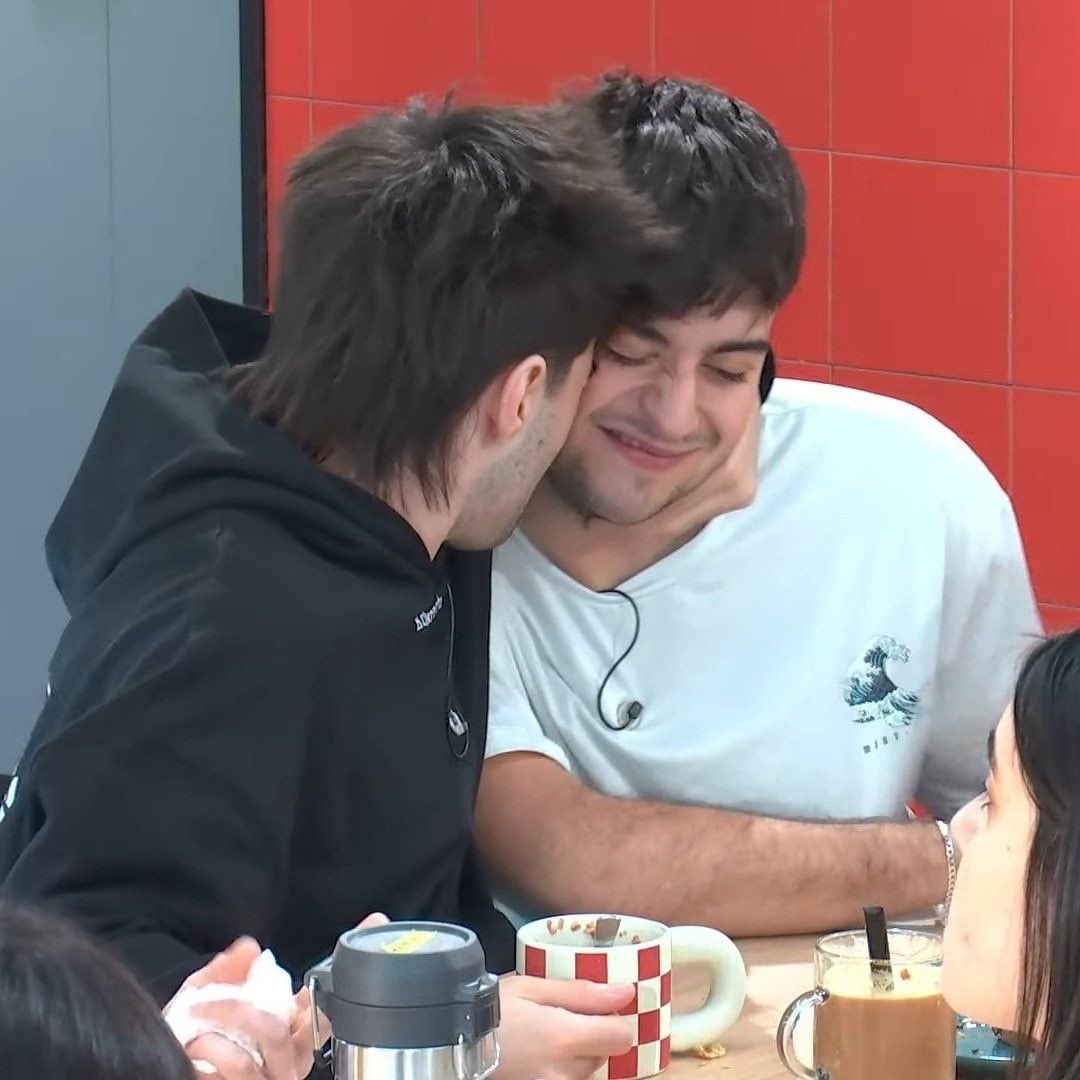 simona (@plsimonmyknees) on Twitter photo 