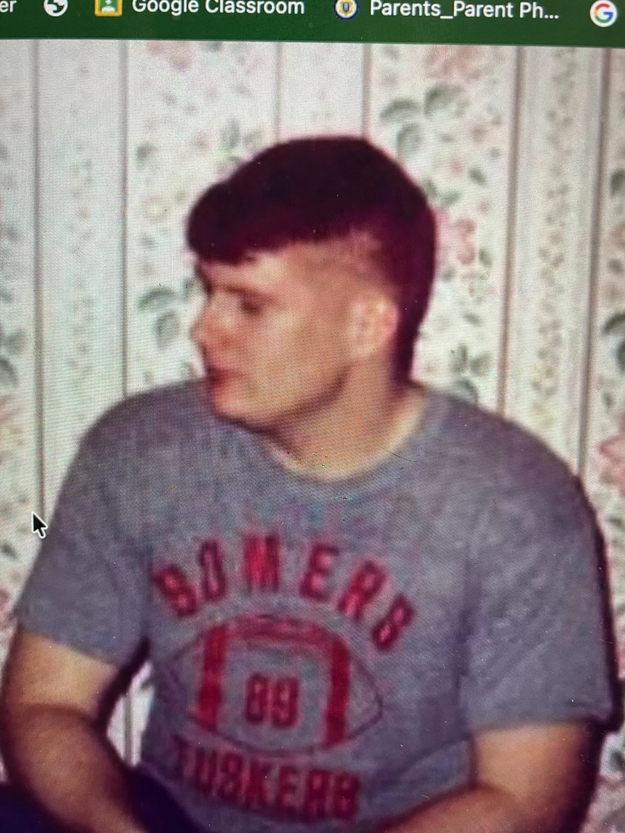 CoachSchaum's tweet photo. @SomersFootball @Gregg_Sarra @PRZcory @SomersFootball Found an old picture from HS in a Somers Football T-Shirt.  Interested in a trade in some new gear? https://t.co/ePbDMFqj9k