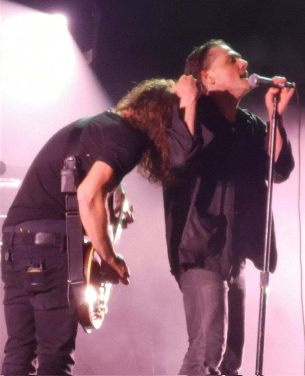 hourly swarm gerard tweet media