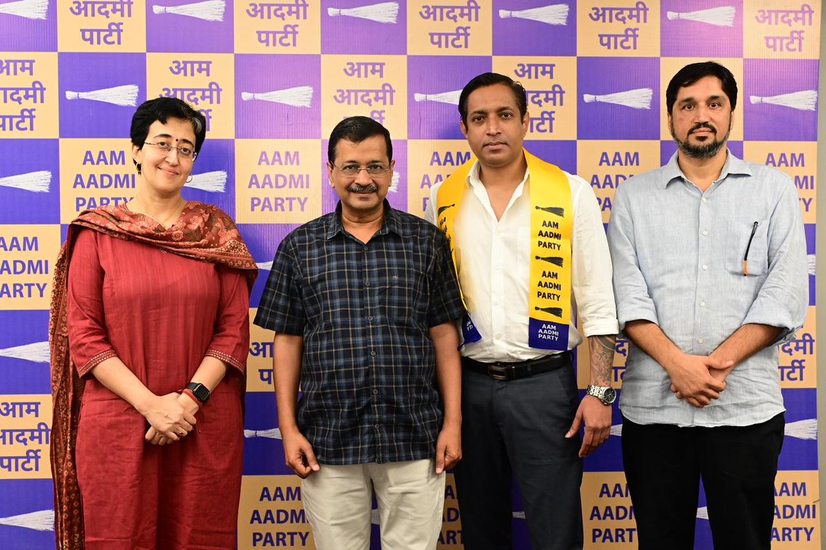 AAPReport's tweet image. #Goa

AAP National Convenor Arvind Kejriwal inducted social worker and leader from the Bhandari Samaj, Geetesh Naik, into AAP, strengthening the party’s base in Ponda.