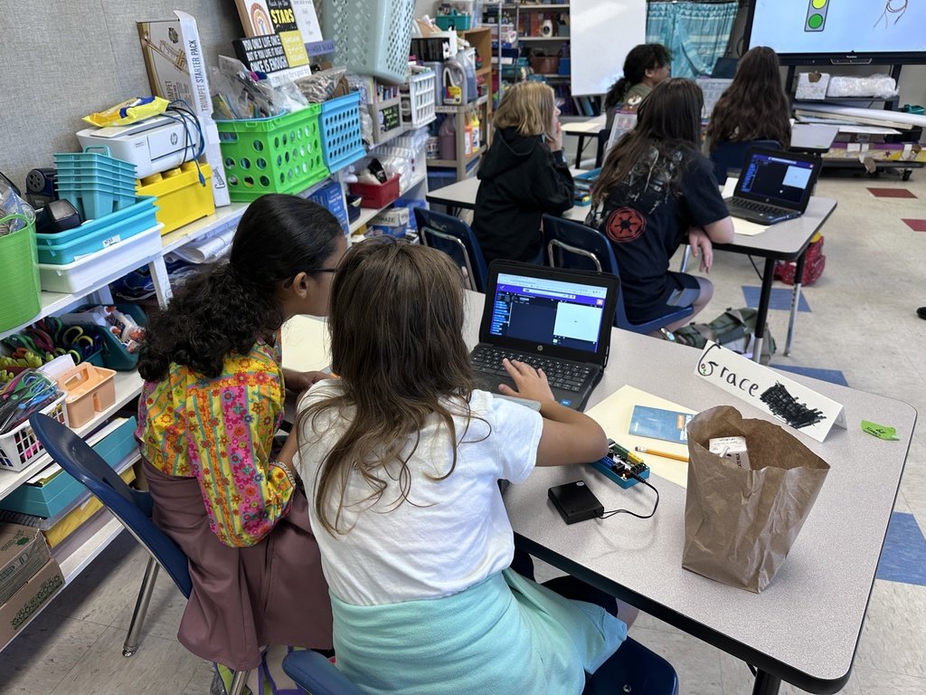 ColonialHeightsK12 tweet media