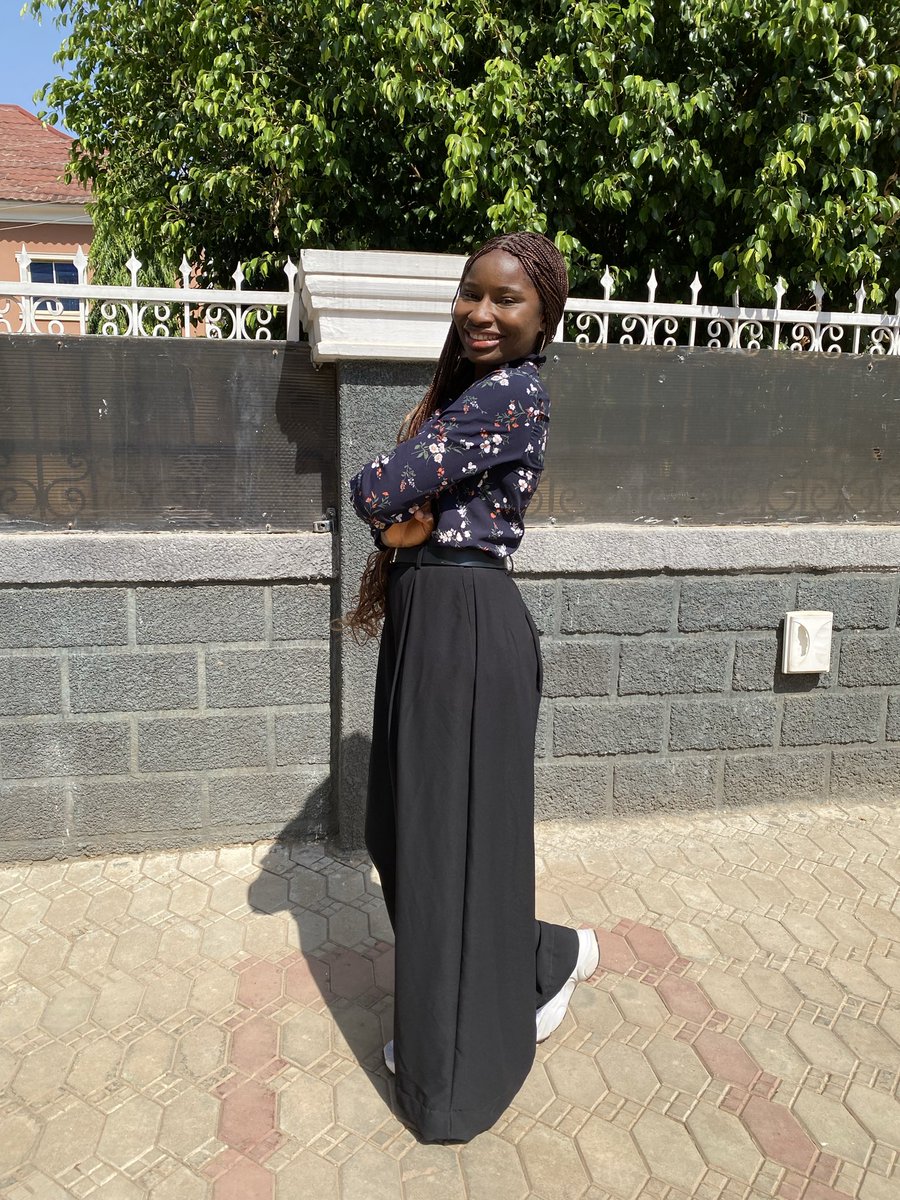 nwazuruvicky's tweet image. Our Classic Pallazo Trouser is available.
Designed by yours truly.

Send us a dm today to get yours.
Sneakers is also available 

#fashion 
#trouser #footwear
#pallazotrouser
#sneakers 
#fashiondesigner