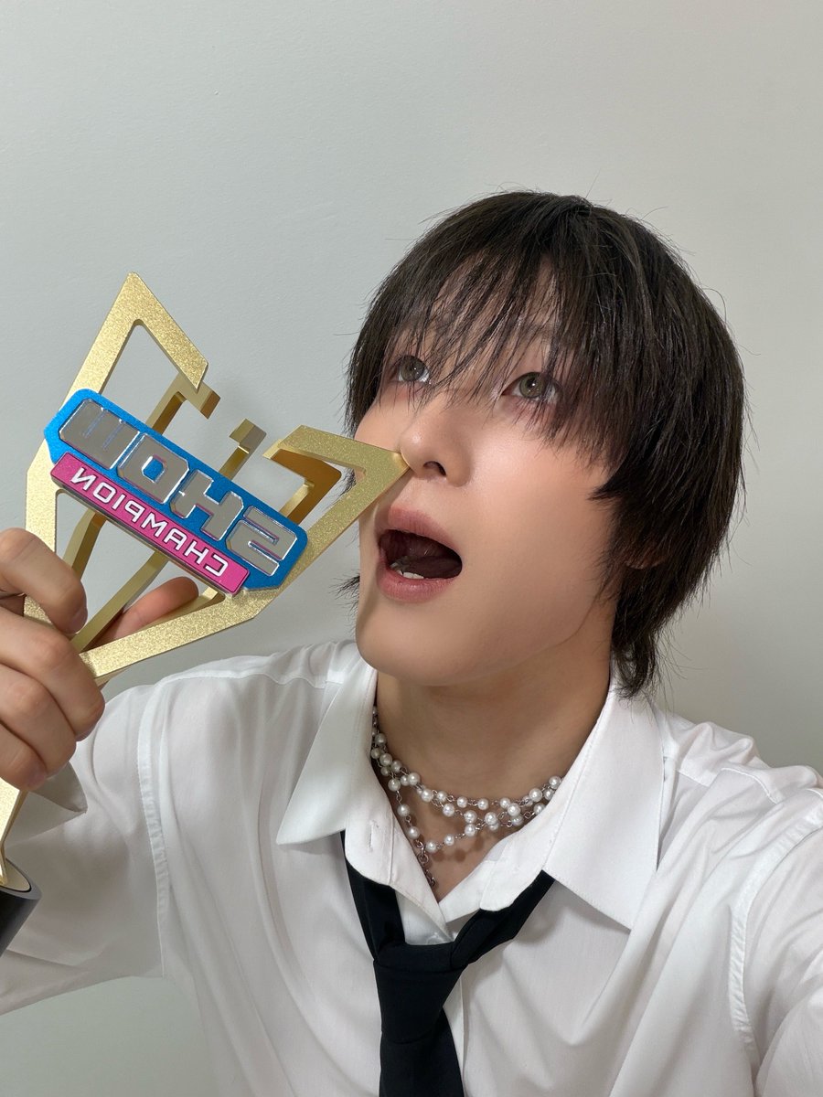 P1Harmony tweet media