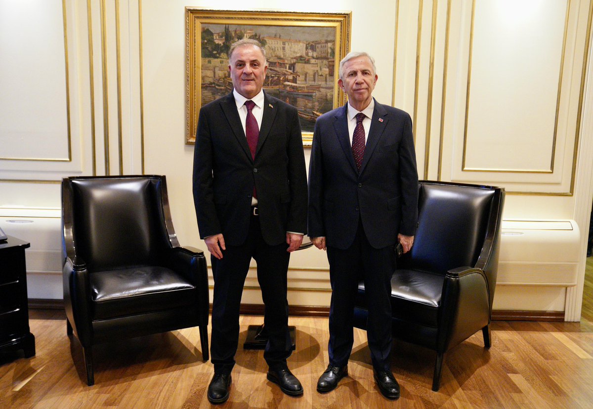 Daima, omuz omuza!

Ankara Büyükşehir Belediye Başkanımız Sayın Mansur Yavaş, milletimizin evi Saraçhane'de.