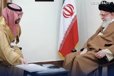 عاد الوهابية لمؤآمراتهم التاريخية على اهل الخليج وعقد اتفاقية عدم اعتداء مع الفرس- وكان المرجوا أن تستغل سلطة نجد الحرب على جيرانها للتكسب ماديا واقتصاديا وسياسيا- بدأو حرب اقتصادية واعلامية شرسة اخيرا على الامارات لكسب الفرس- الفارسي يعلم أن من يغدر بجيرانه سيغدر به وقام بضربهم.