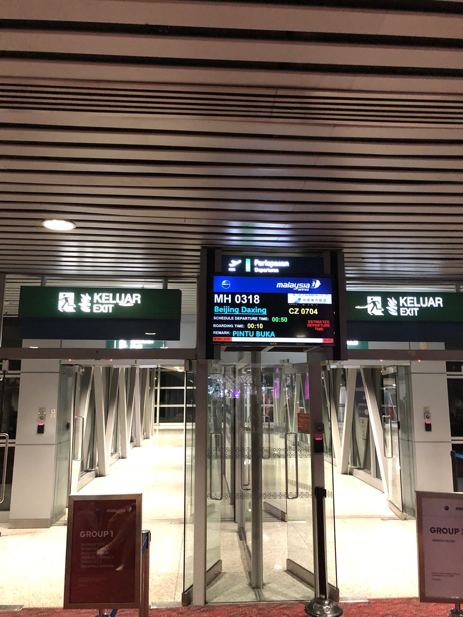 Mr. Bαςκš†αgε tweet media