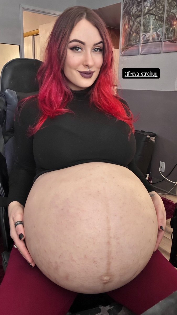 FreyaStrahug tweet media