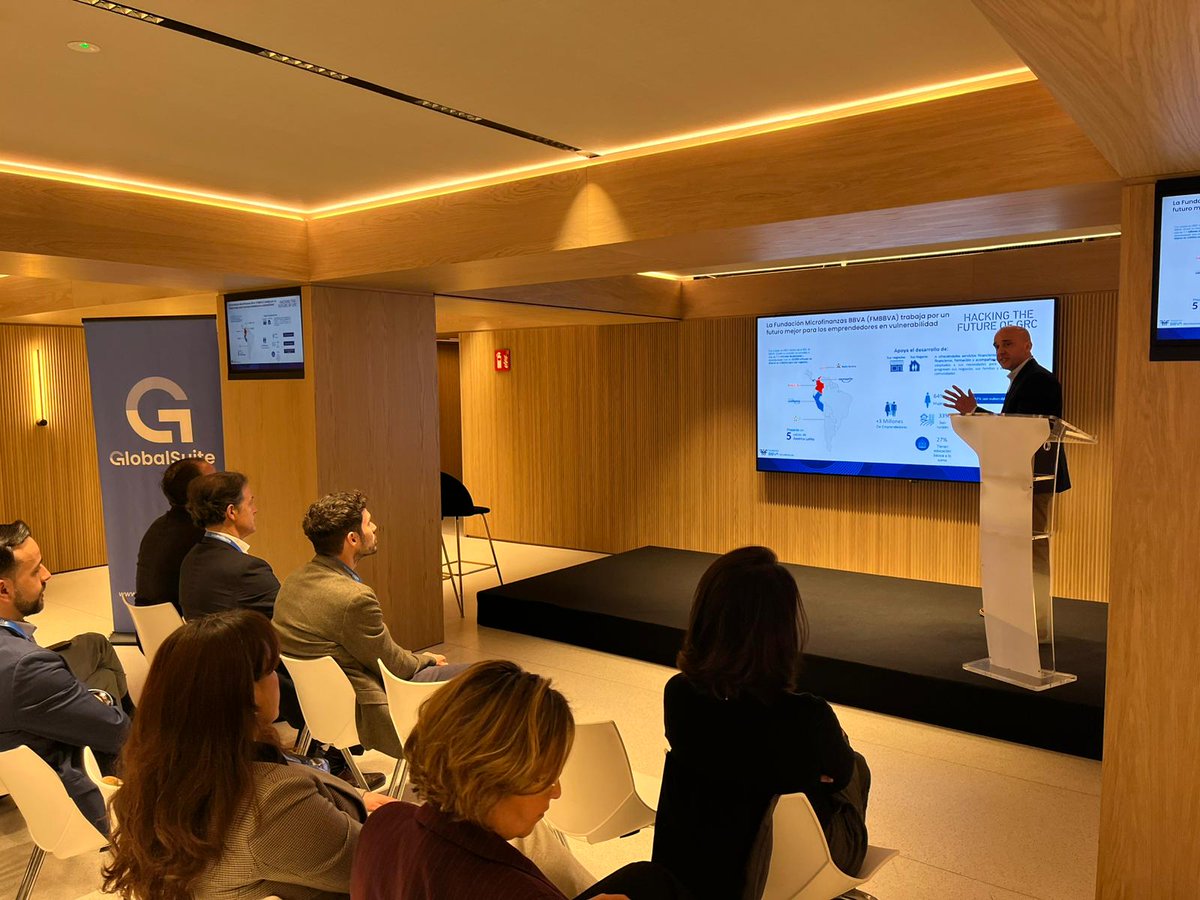 Fundación Microfinanzas BBVA tweet media