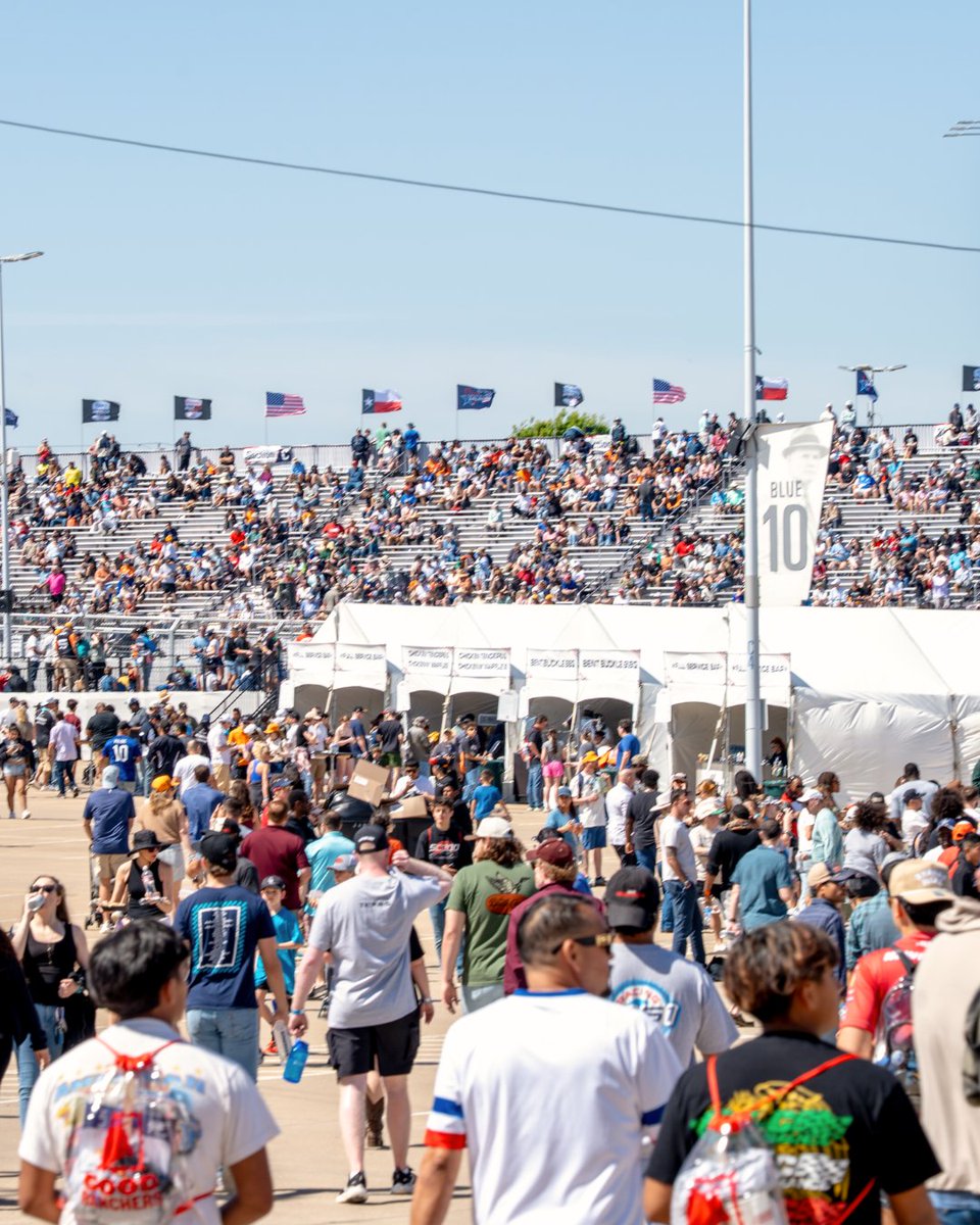 instacoinsus's tweet photo. Scenes from Instacoins US’s weekend at the @arlington_gp  🏁

Lifestyle Manager, Robert Mazza has custom itineraries ready for HNW clients who want exclusive access at high-end sporting events with electric atmospheres like Indycar.

DM to get started with Instacoins US Concierge and Lifestyle for exclusive access.

#indycar #raceweekend #luxurylıfestyle #Motorsport #EventHighlights #arlington #grandprix #GPArlington