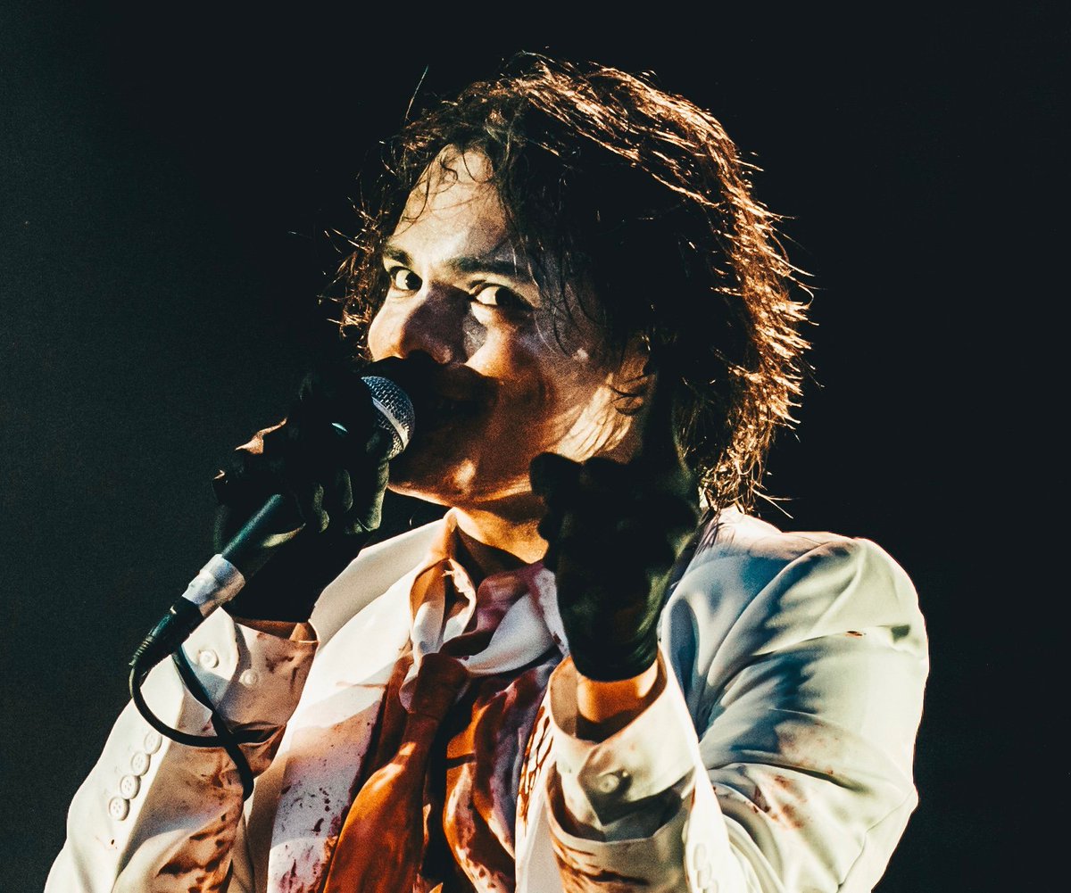 hourly swarm gerard tweet media