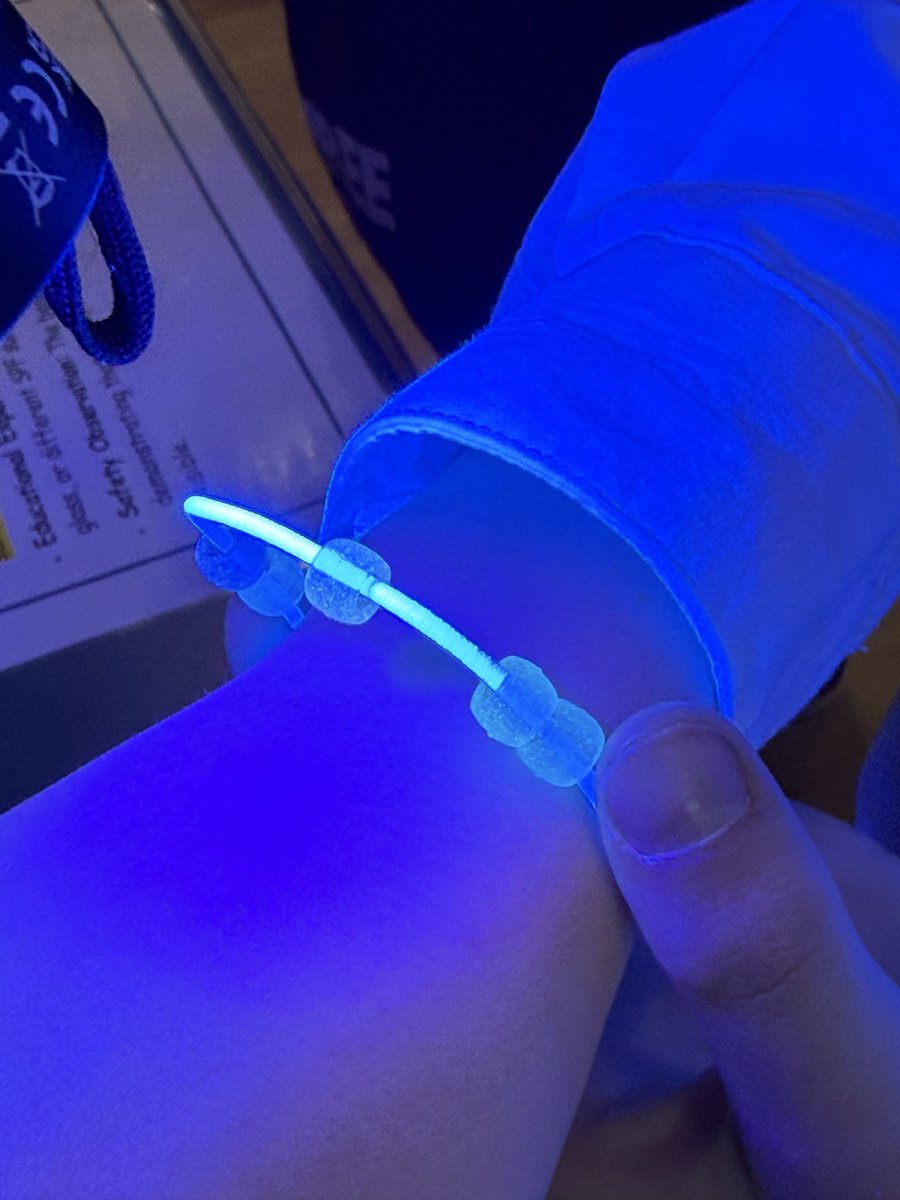 ArnotStMary's tweet photo. Amazing UV beads - change colour to help us know when we’ve had enough sun. #ScienceWeek https://t.co/9nrt1QVgTh