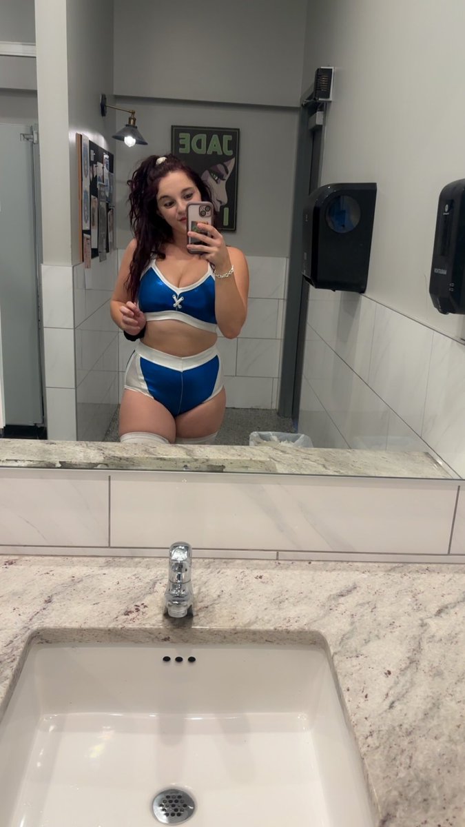 Mila Johnson tweet media