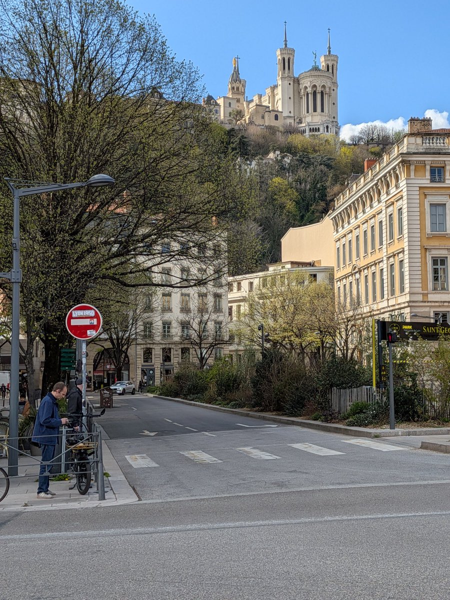 DevteamLife tweet media