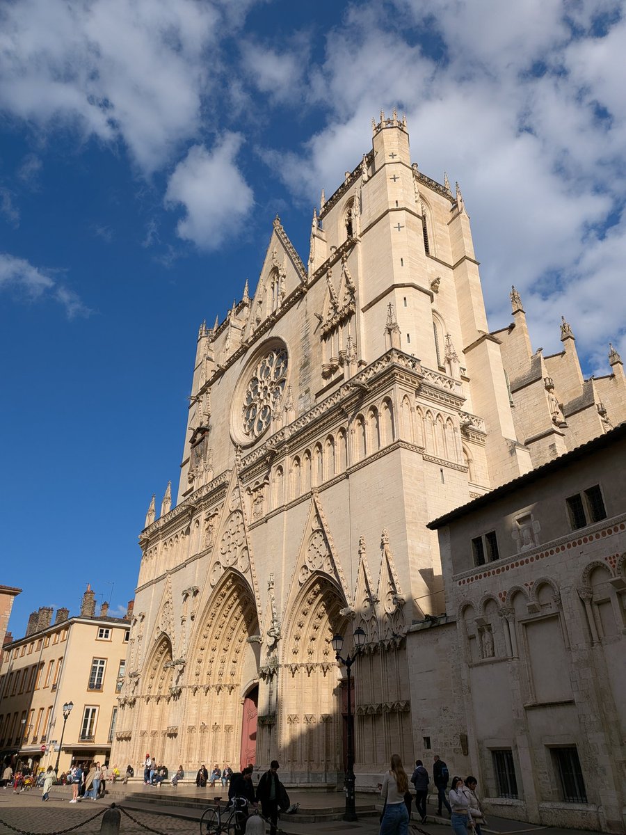 DevteamLife tweet media