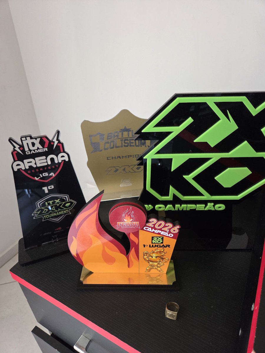 2G zLeeeek7 tweet media