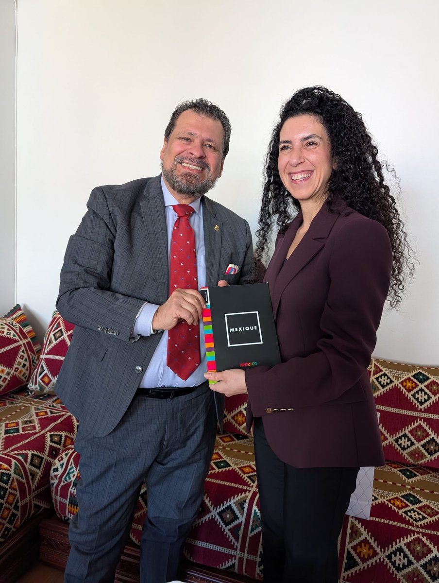 VMTrevino's tweet photo. Je remercie la députée d’#Outremont @RachelBendayan Secrétaire parlementaire du premier ministre @MarkJCarney pour son accueil chaleureux.
En tiempo real con la diputada federal por el distrito de #Outremont, Hon. Rachel Bendayan.
México y Canadá 🇲🇽🇨🇦 Socios, Aliados y Amigos. https://t.co/KmZ2lPj9mc