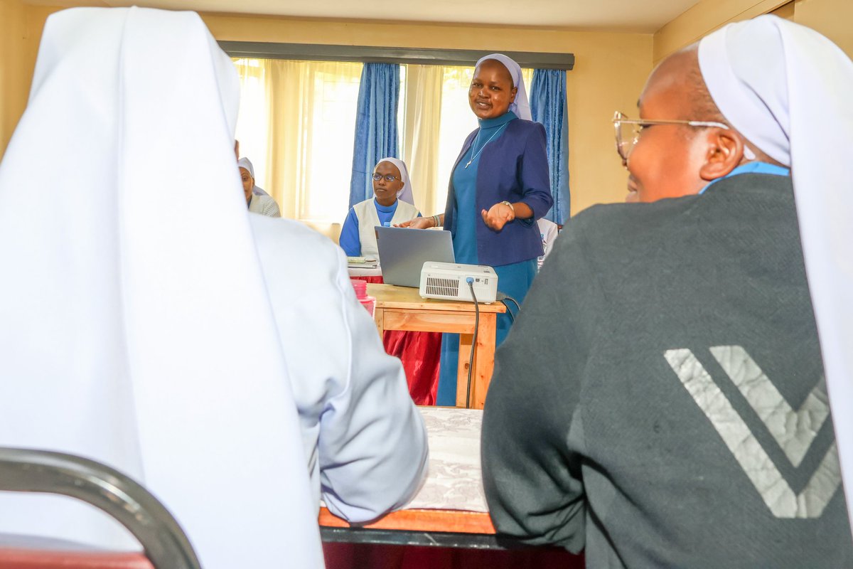 michellenjerisr's tweet photo. Catholic Sisters Communicators empowered Emmanuel sisters with communication skills, following CNCS supported strategy development .
 #SistersLead #WomenInCommunication
@uisg_superiors 
@C4WRtweets https://t.co/oVW11i3i0m