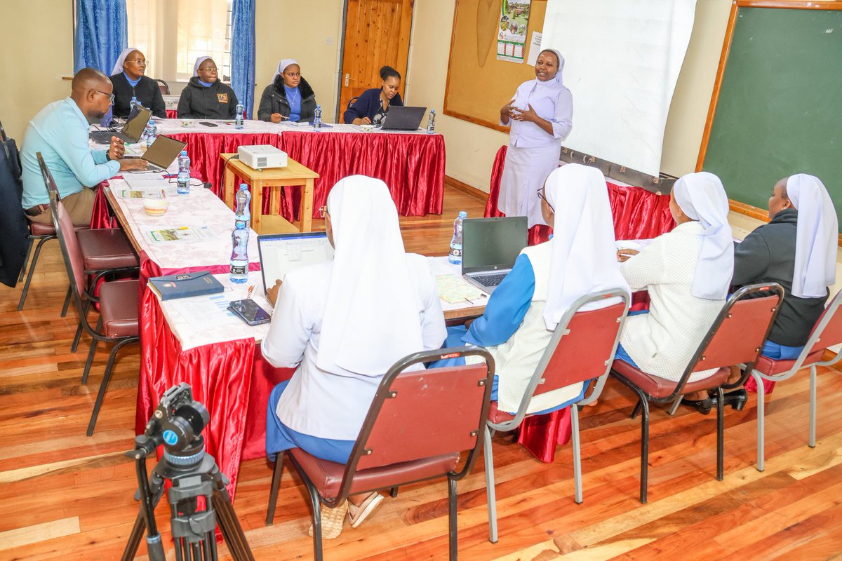 michellenjerisr's tweet photo. Catholic Sisters Communicators empowered Emmanuel sisters with communication skills, following CNCS supported strategy development .
 #SistersLead #WomenInCommunication
@uisg_superiors 
@C4WRtweets https://t.co/oVW11i3i0m