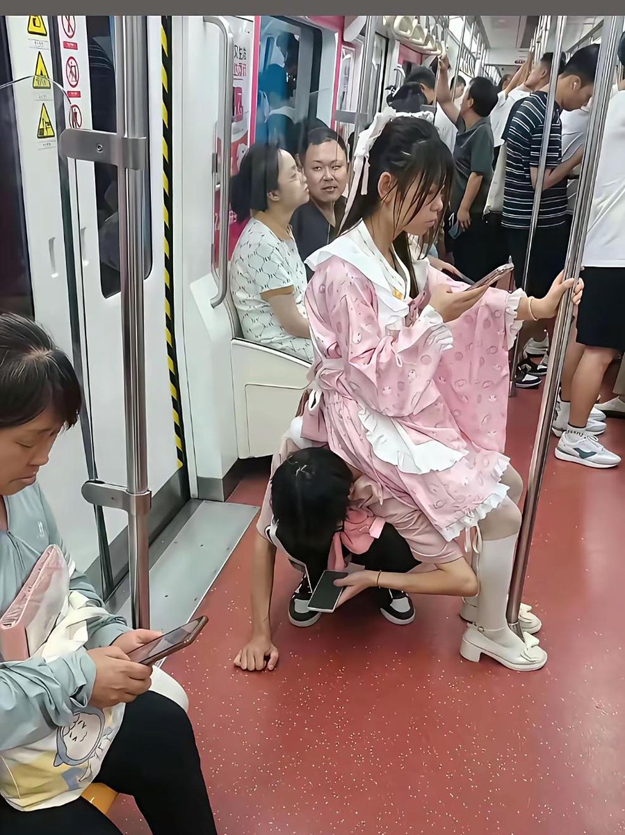 coolbexu tweet media