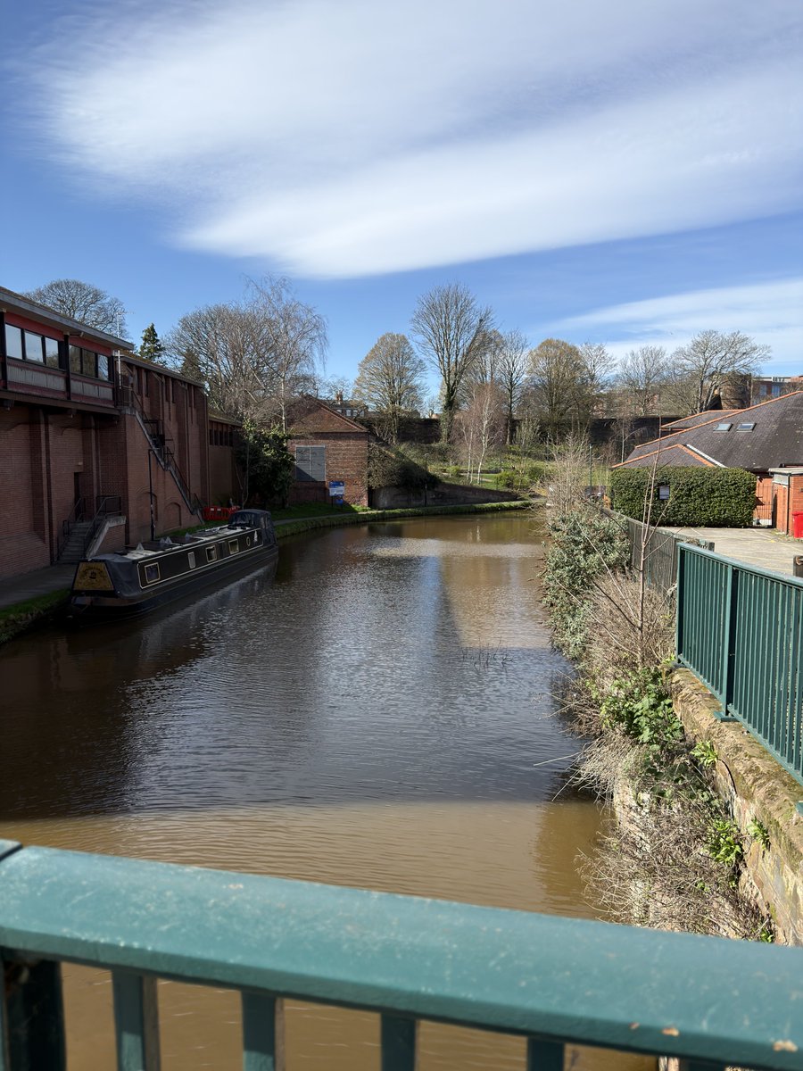 Holly - I like tech tweet media