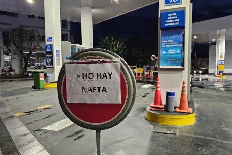 ᵖᵃʳᵒᵈʸ Antonio Dechotta tweet media