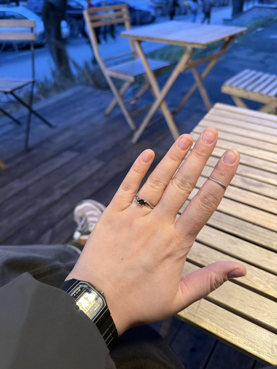 Твікс Пікс tweet media