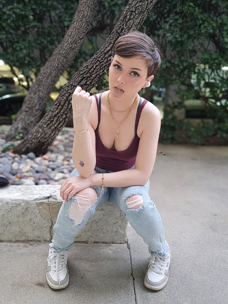 Jade Valentine, PhD in Anal Science tweet media