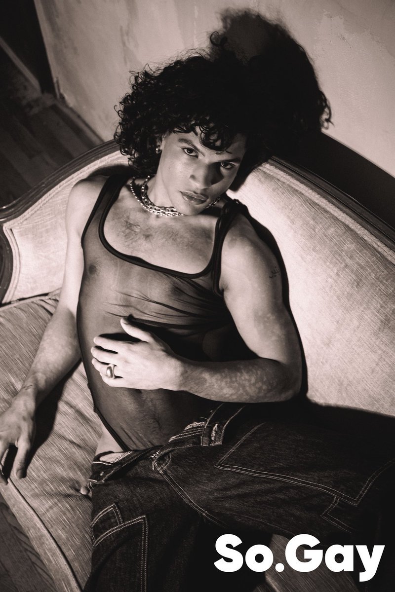 stay a little longer.
For @sodotgay by @shaneriaction