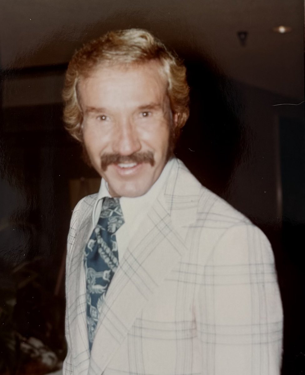 We’re reminiscing here at the office about our favorite #MartyMemories - how many of our fans got to see more than ten #MartyRobbins live performances? Five? Fifty? 
#countrymusichistory