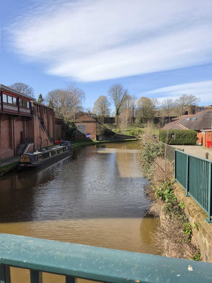 Holly - I like tech tweet media