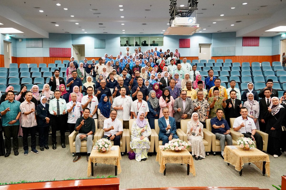 Azli Yusof tweet media