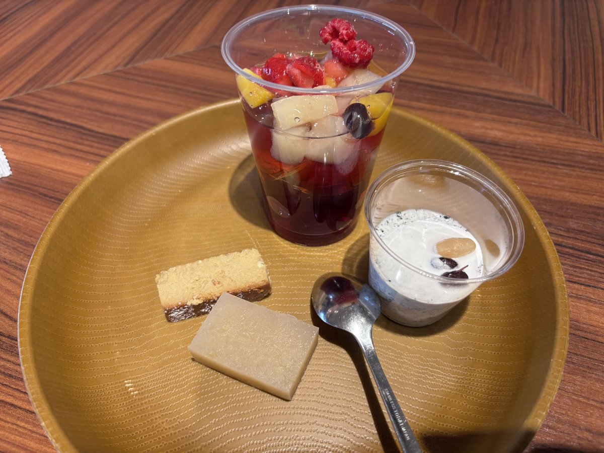 ビュッフェ楽しい
楽しくて美味しくて最高